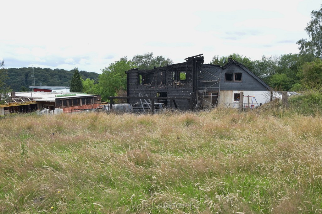 Schwerer Brand in Einfamilien Haus Roesrath Rambruecken P044.JPG - Miklos Laubert